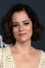 Parker Posey isFiona