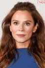 Anna Friel isLady Claire