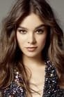 Hailee Steinfeld isMattie Ross