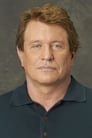 Tom Berenger isWarden