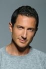 Sasha Roiz isKaller