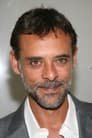 Alexander Siddig isDr. Shadid